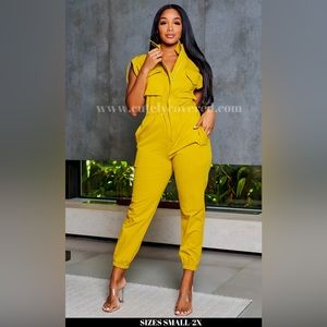 Fun and flirty jumpsuit New never worn chic style fun bright color